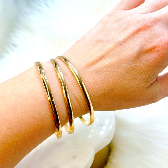 Yellow gold plated 3 bangle bracelet set 🌟 M fit - Picture 5 of 8
